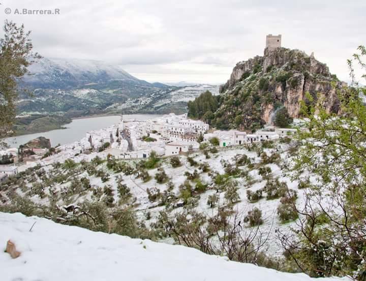 Las 4 Lunas Zahara De La Sierra Dış mekan fotoğraf